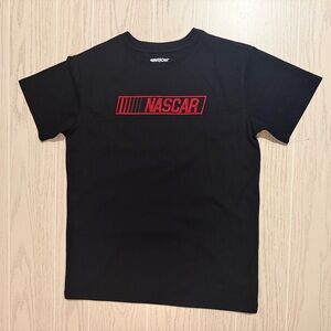 NASCAR Embroidered Logo Racing Graphic T Shirt Mens‎ M Black NWOT